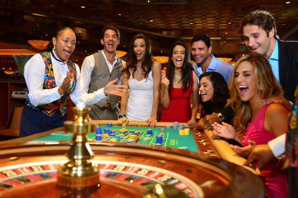 Frineds win at roulette